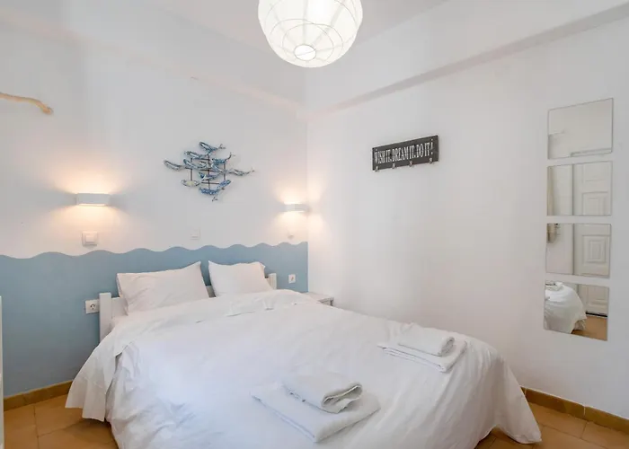 Livadia Seaside 6 Πανσιόν 3*