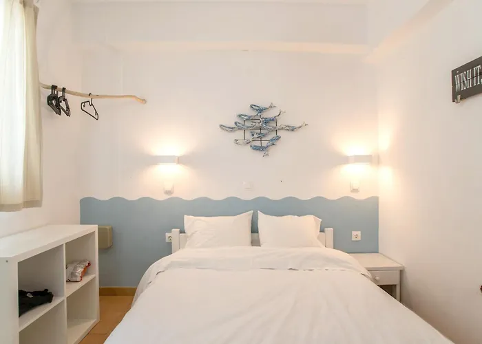 Livadia Seaside 6 Πανσιόν